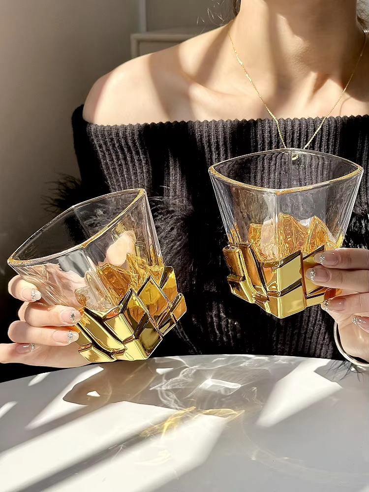Space Gold Ice Cube Cup Artist - Wine Beer The Whiskey recensie en prijs