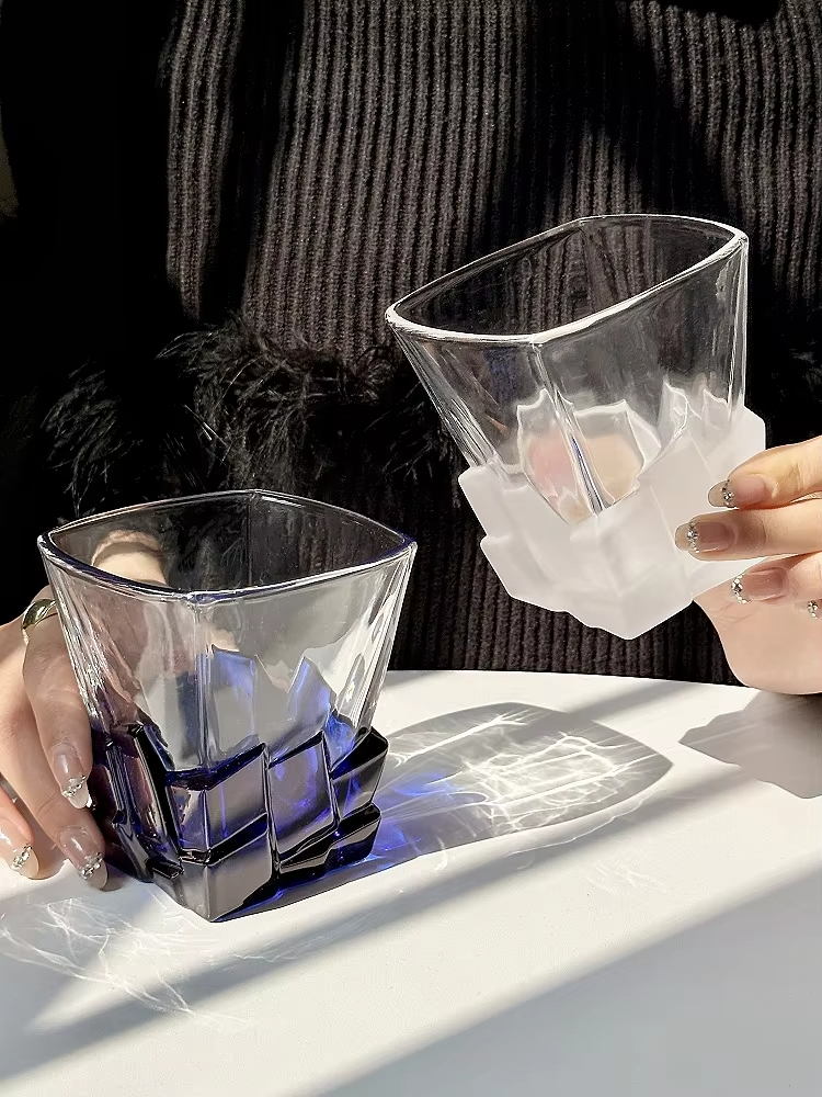 Space Gold Ice Cube Cup Artist - Wine Beer The Whiskey recensie en prijs